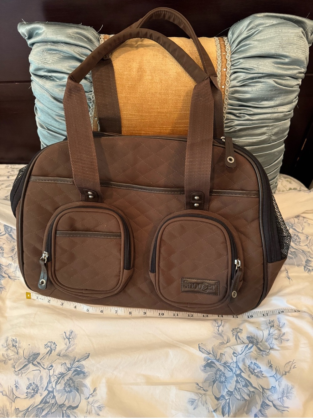 NWOT Pet Travel Bag in Brown color